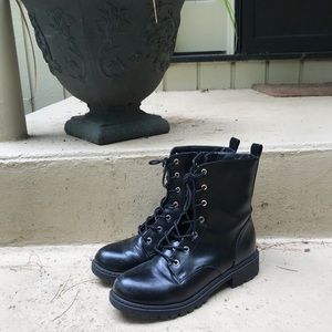 Combat boots